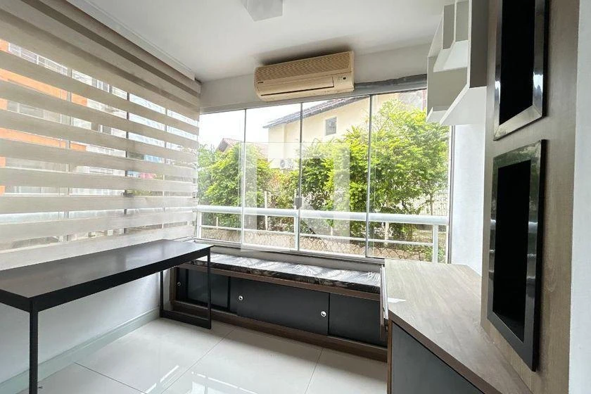 Furnished apartment, 108 m², with floor-to-ceiling windows — photo 17