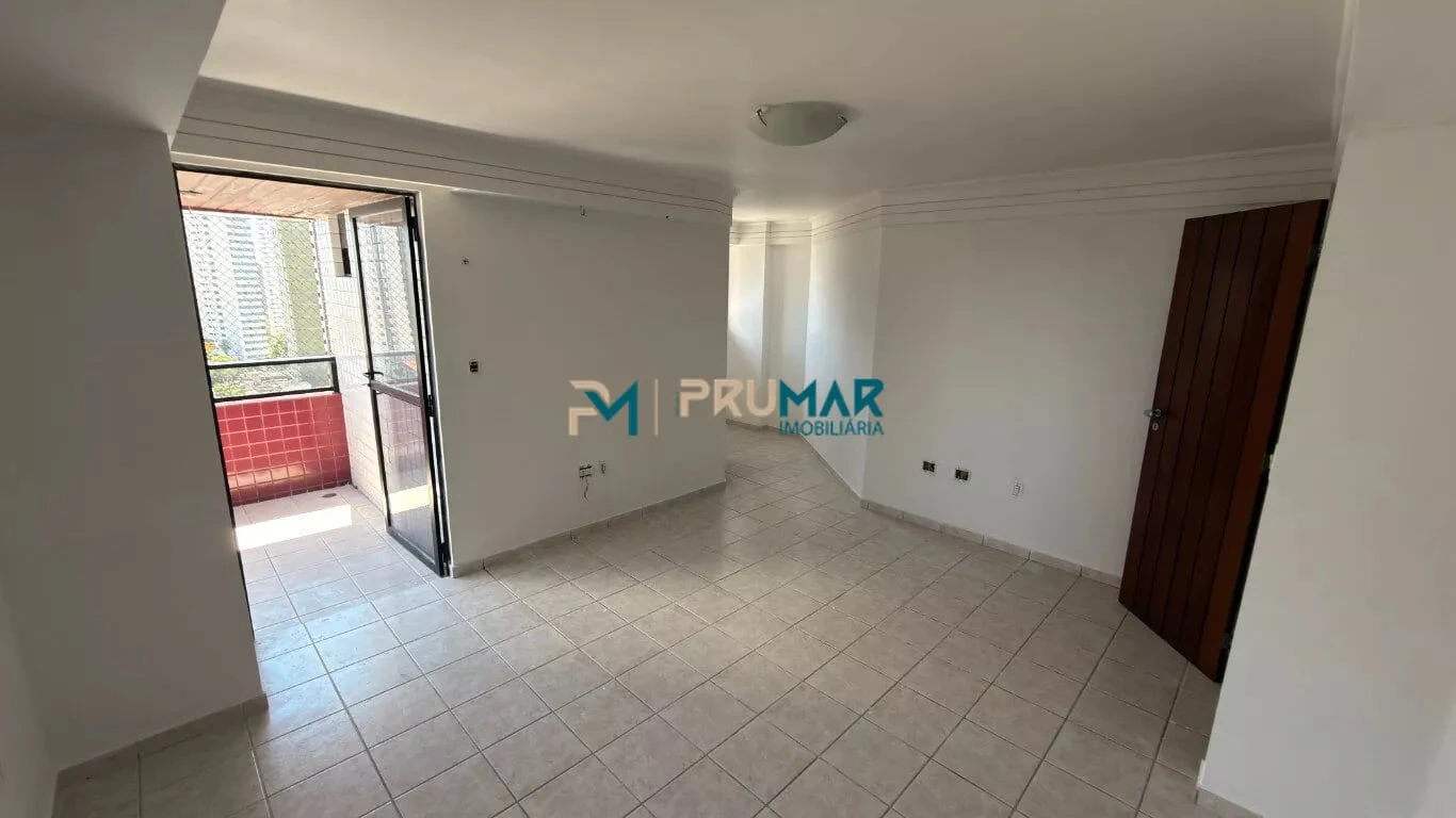Balcony with a grill in a 4-bedroom apartment, 222 m² — photo 15