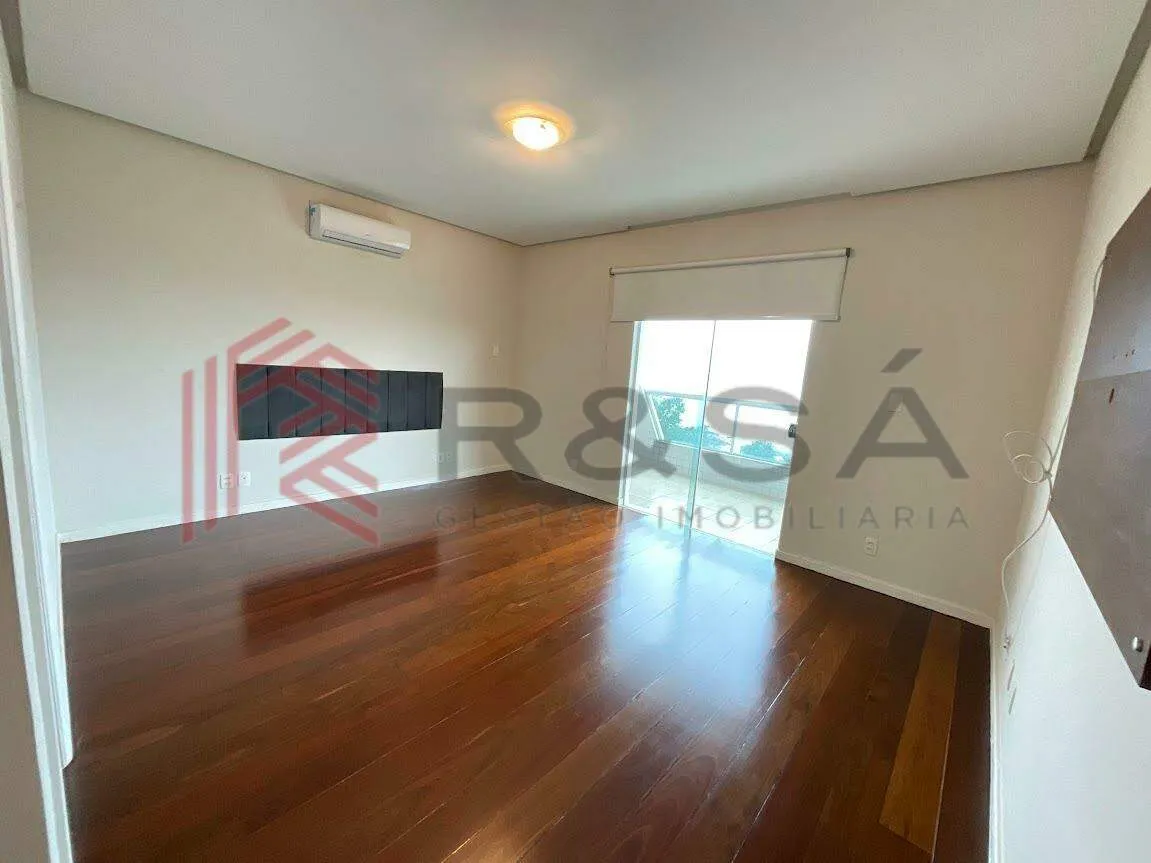 Apartamento para alugar com 4 quartos e 3 suítes, 200 m² — photo 2