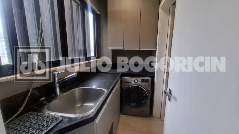 4-bedroom apartment with floor-to-ceiling windows — photo 28