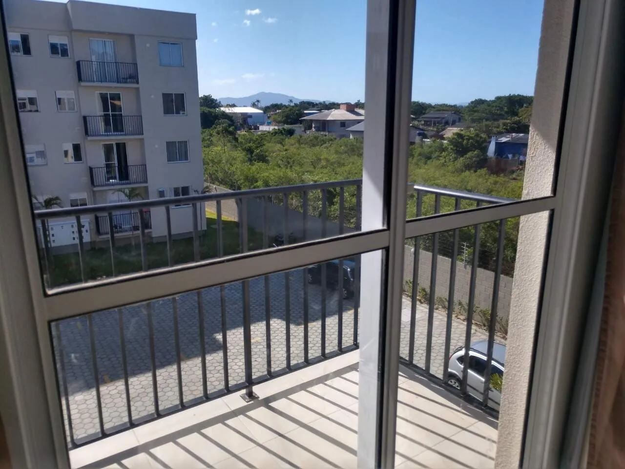 2-bedroom apartment with balcony and open-plan kitchen — photo 5