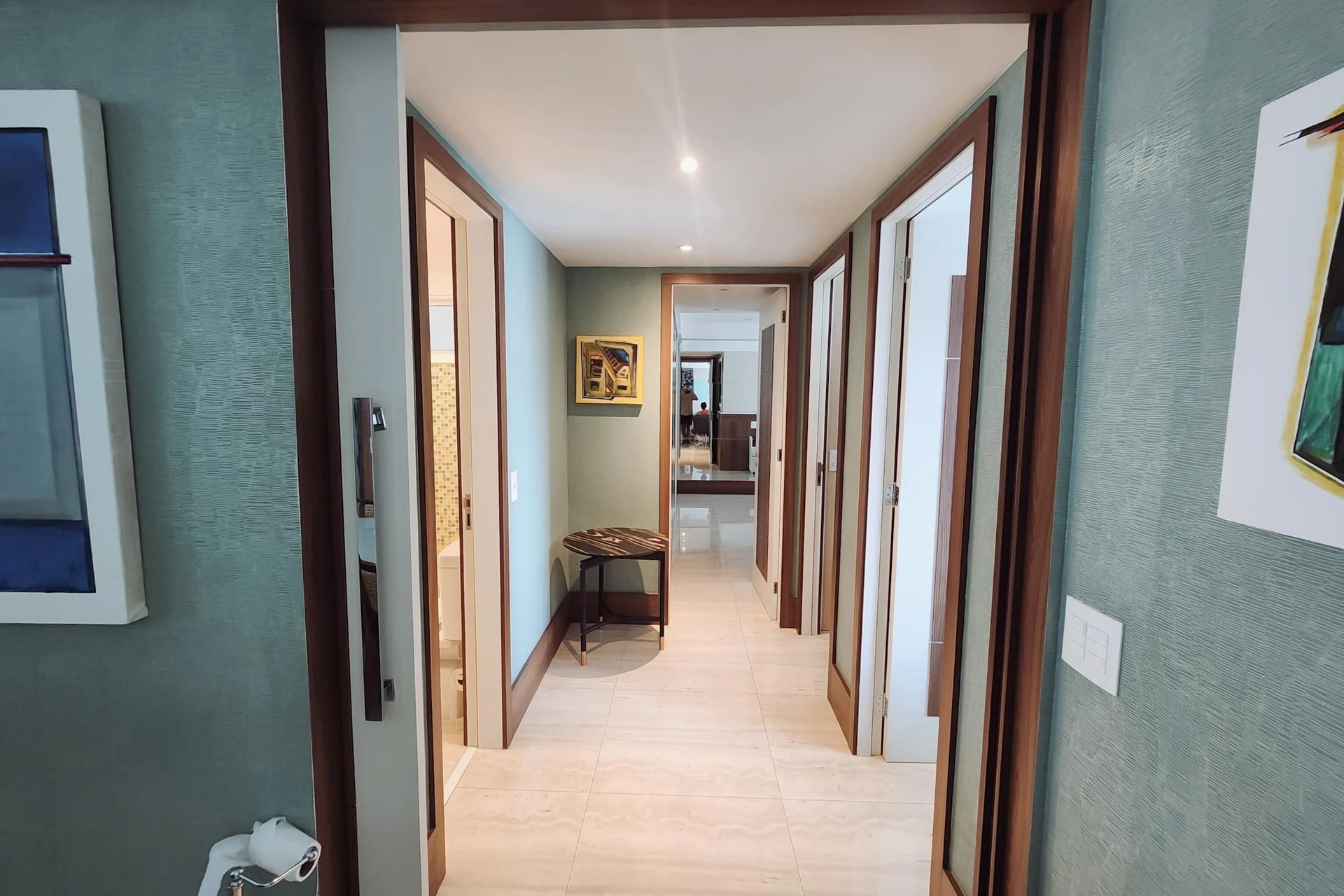 3-bedroom apartment with an ensuite suite and 2 parking — photo 48