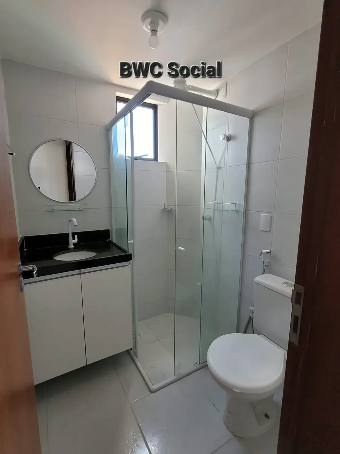3-bedroom apartment in a building with a coworking space — photo 7