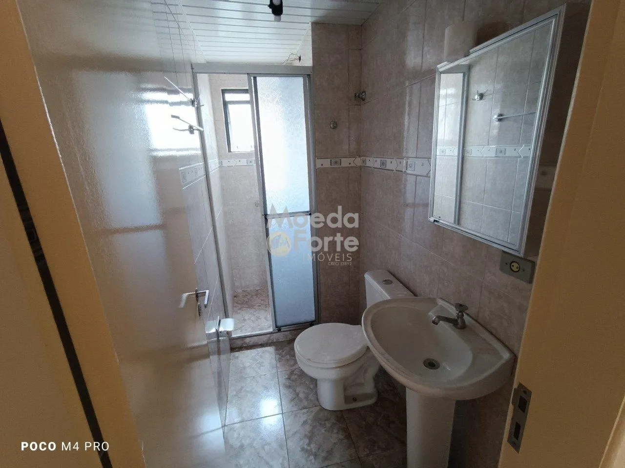 3-bedroom apartment with wood or laminate floors in Curitiba — photo 6
