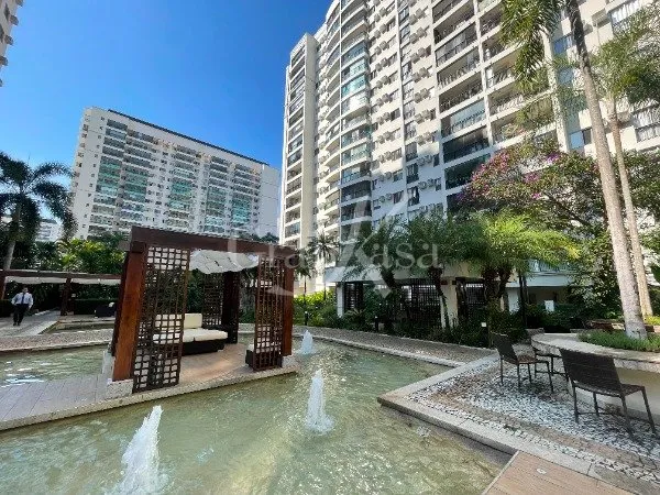 Apartment with 2 bedrooms, 1 bath, and a balcony — photo 34