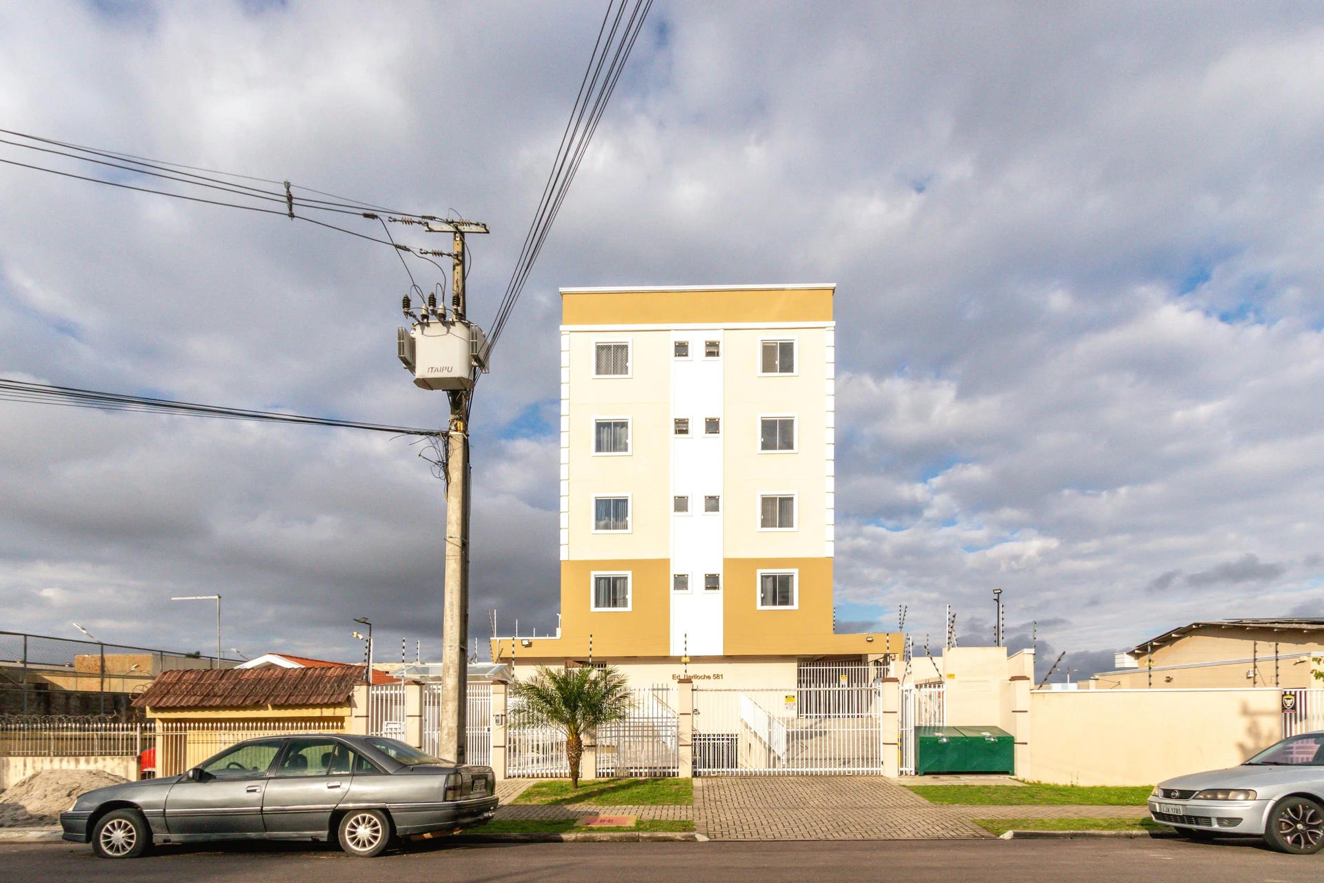 2-bedroom apartment with a home office in Curitiba — photo 6
