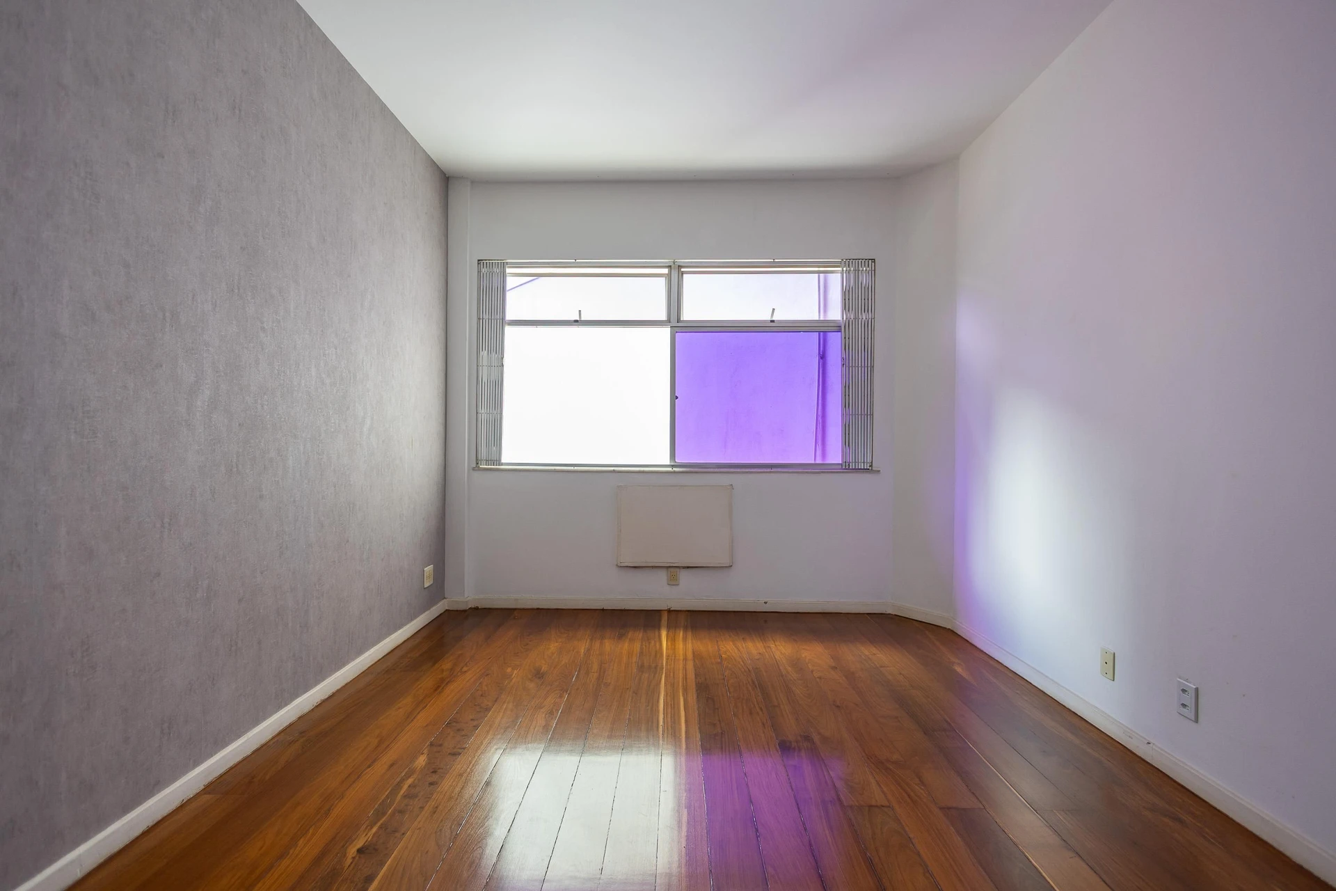 77 m² apartment with a home office and a mountain view