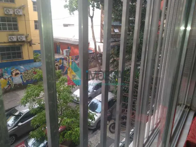 Furnished 3-bedroom apartment with a balcony — photo 17