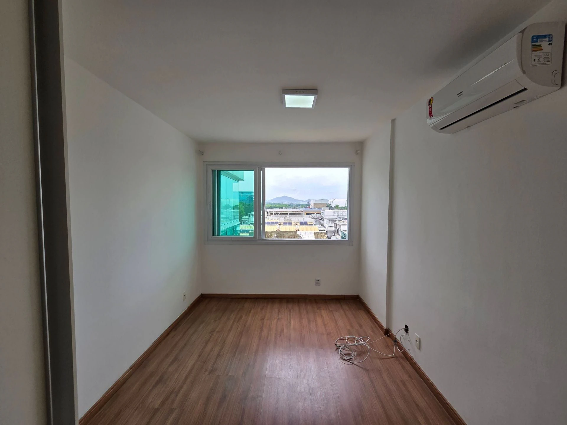 2-bedroom apartment with a mountain view in Rio de Janeiro — photo 14