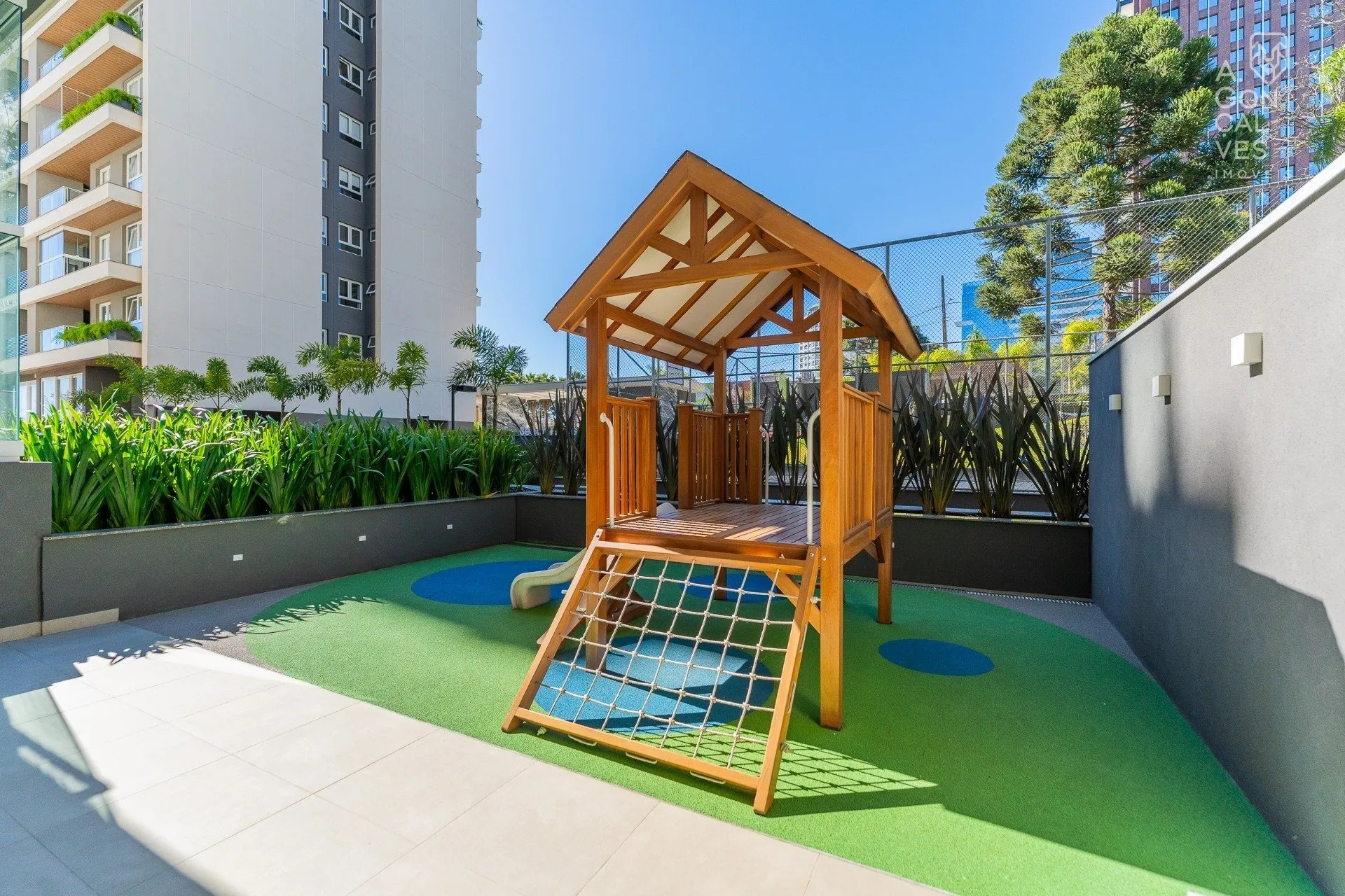 Furnished apartment with 3 bedrooms and 3 bathrooms — photo 23
