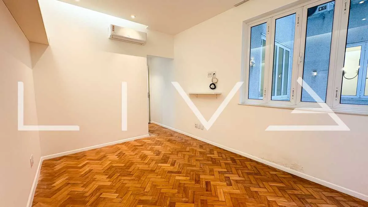 Гардеробная и 4 спальни: квартира 180 м² — photo 21