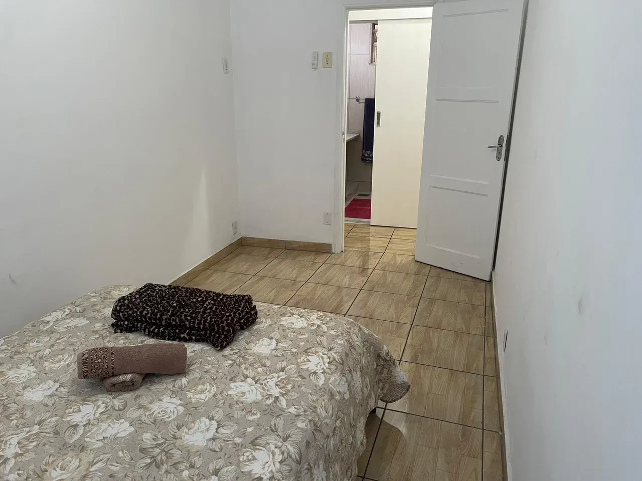 Квартира з 2 спальнями, 2 ванними на 2-му поверсі без паркування — photo 3