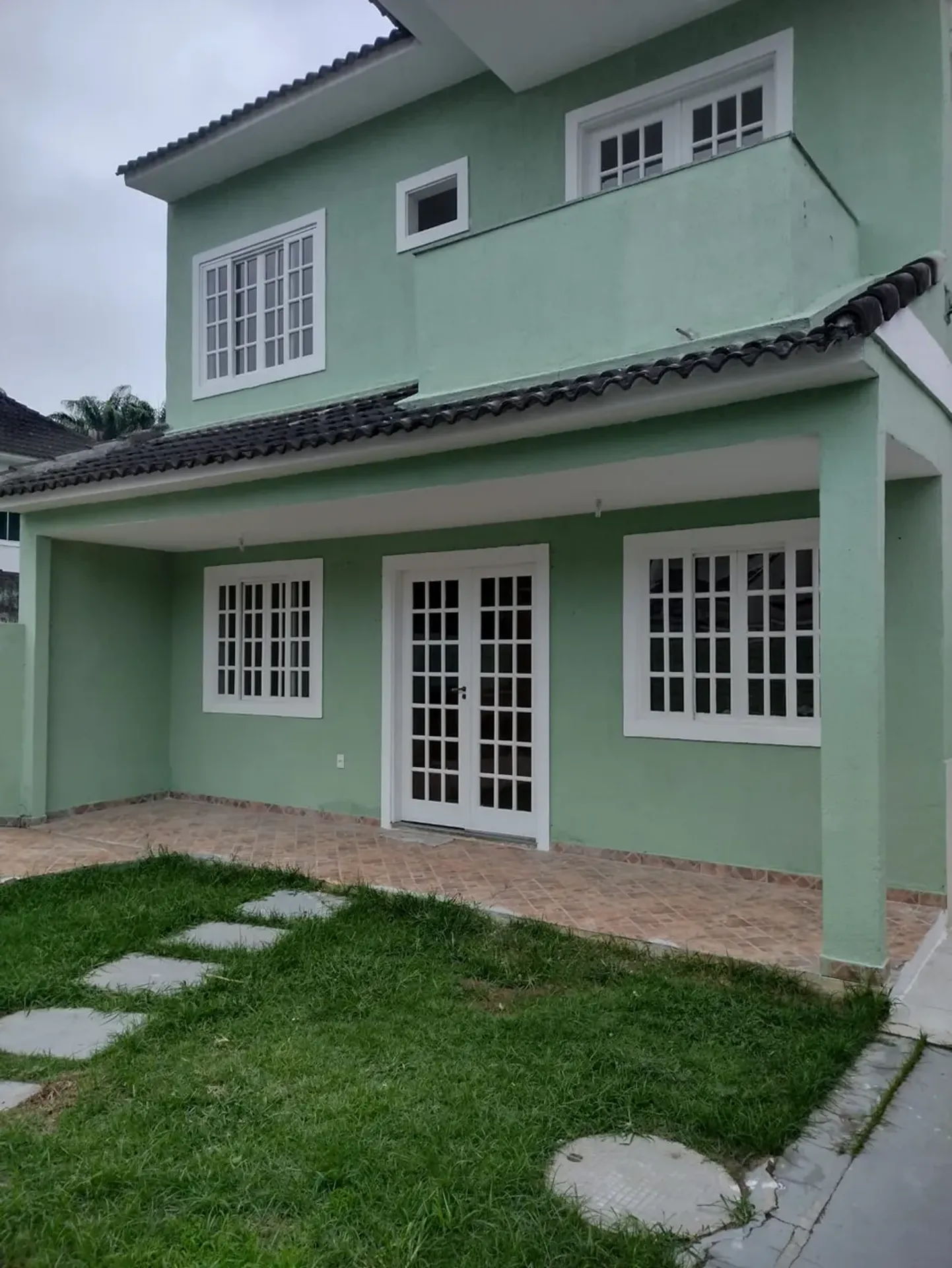 4-bedroom house with a grill on the balcony — photo 3