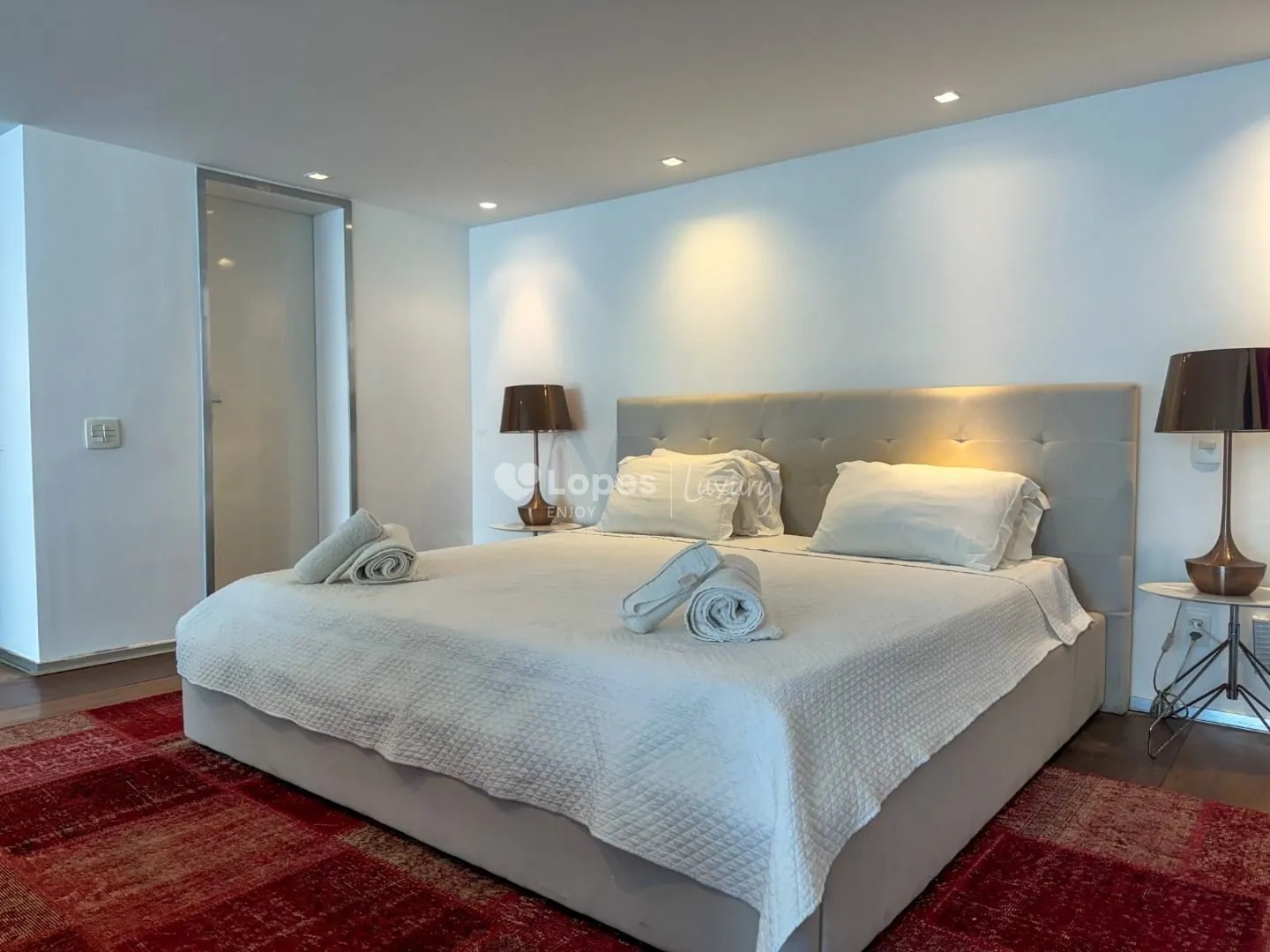 House with 5 en-suite bedrooms, 8 baths and 3 parking — photo 22