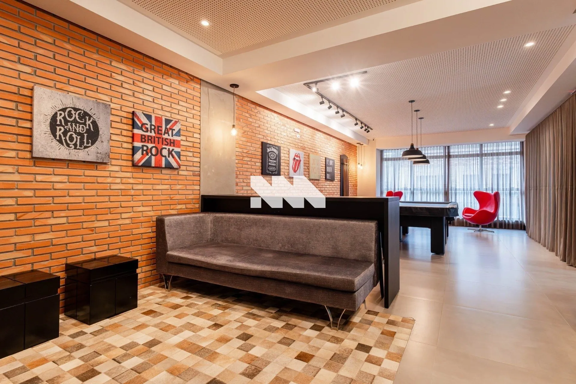 Furnished 1-bedroom apartment with 2 bathrooms — photo 25