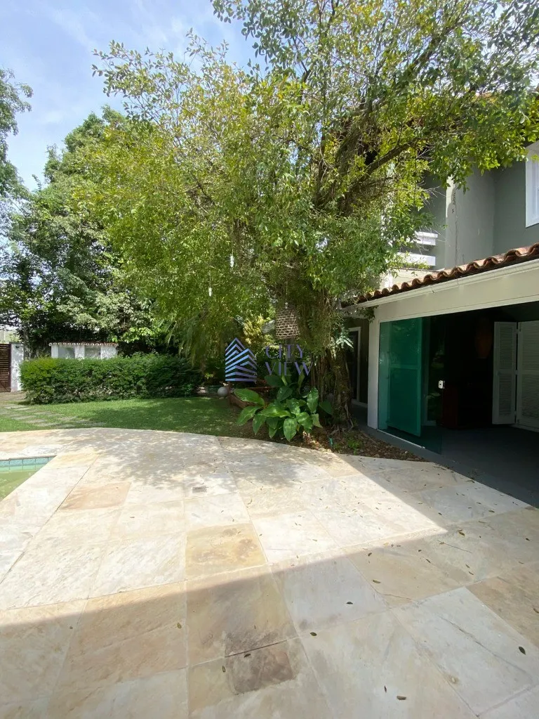 Unfurnished 4-bedroom house with 1000 m² — photo 43