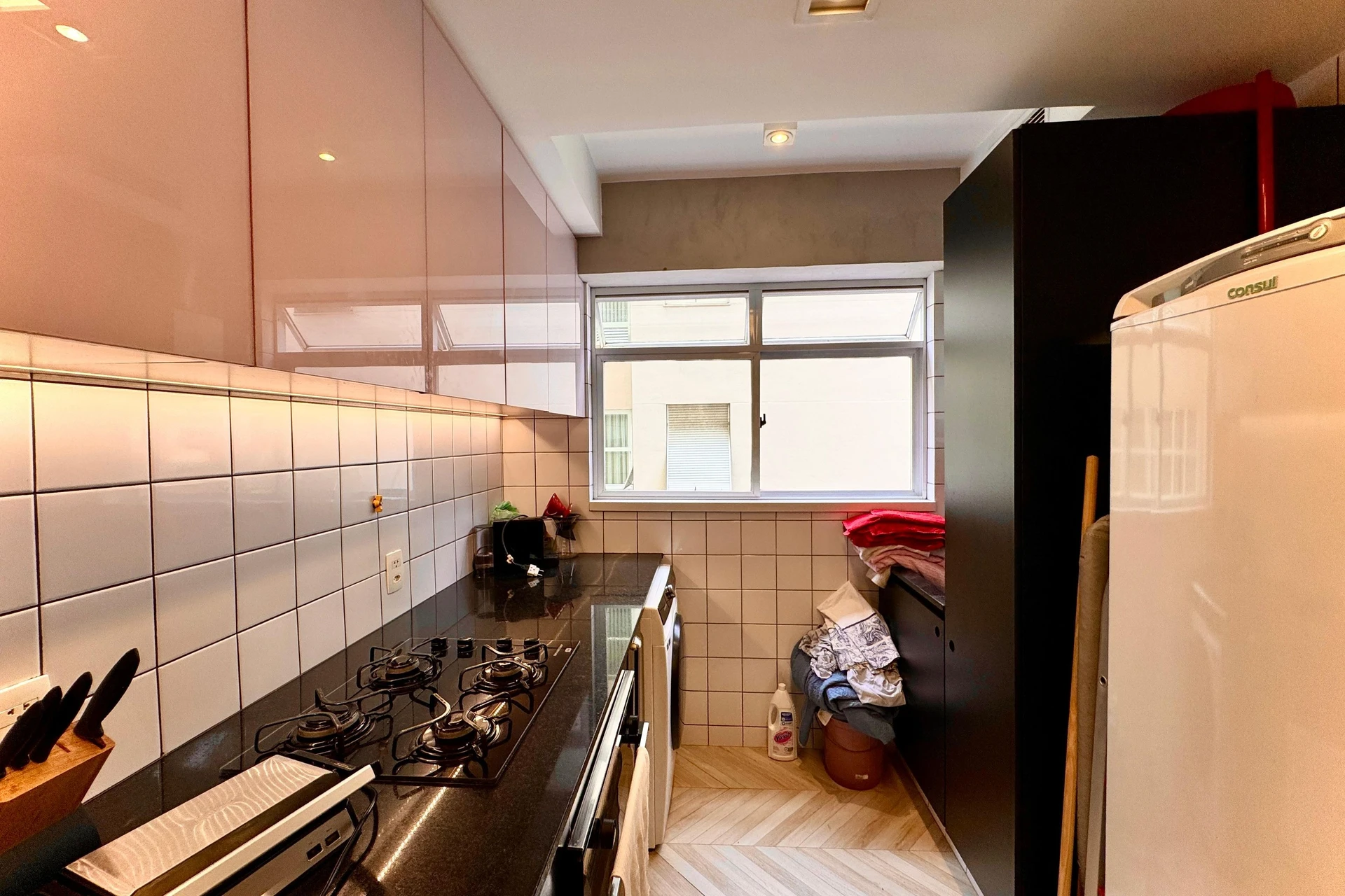 2-bedroom apartment with floor-to-ceiling windows — photo 8