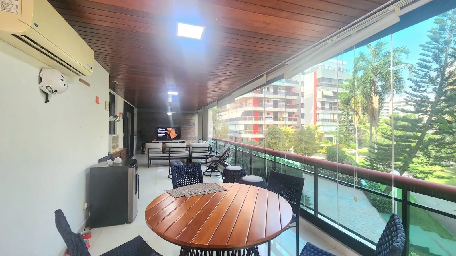 Apartment on the 1st floor with floor-to-ceiling windows — photo 10