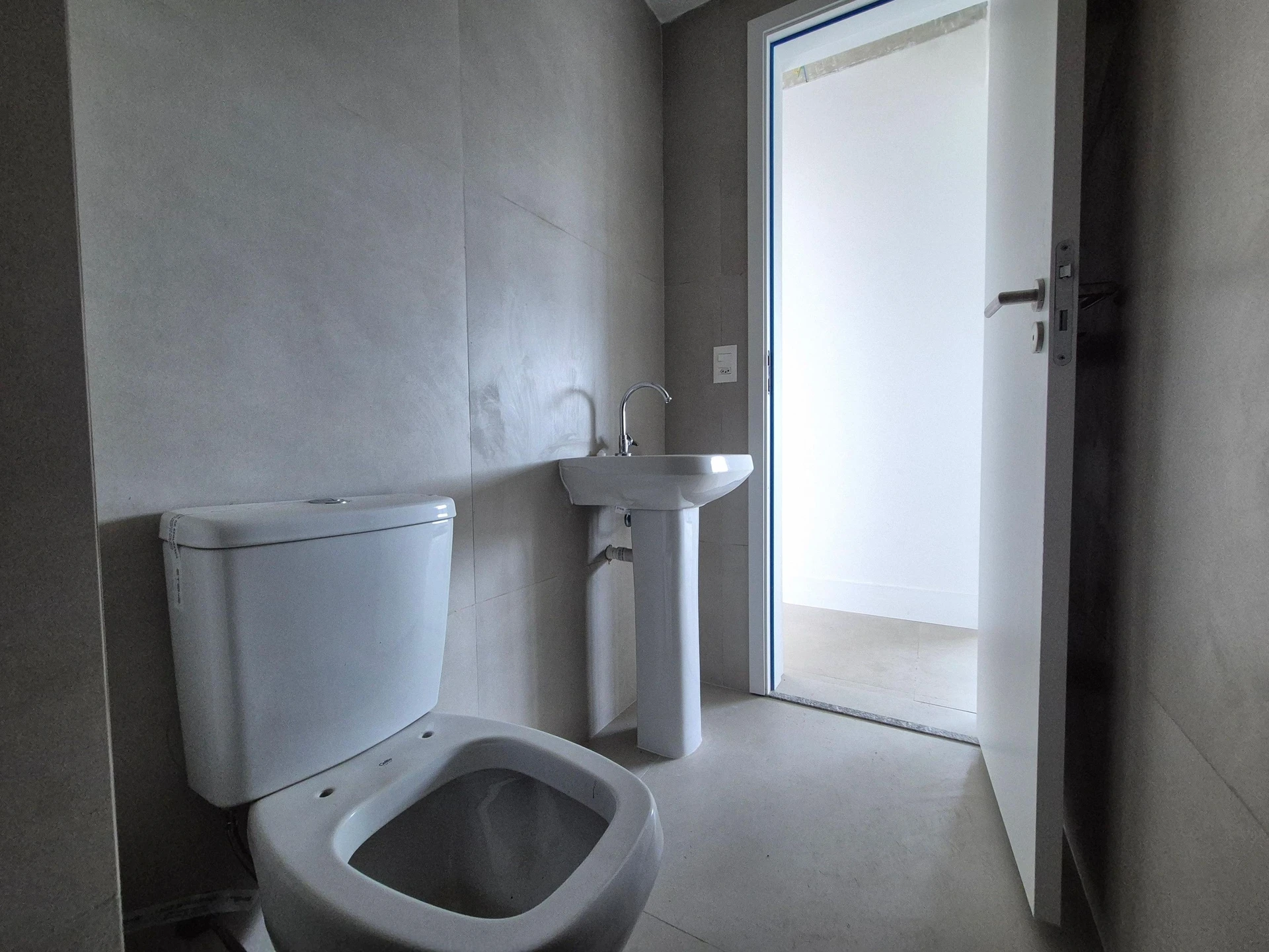 3-bedroom apartment with a mountain view — photo 41