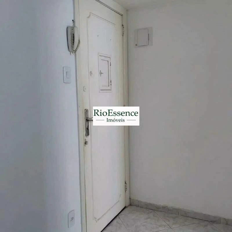 1-bedroom apartment with 34 m² and city view — photo 17
