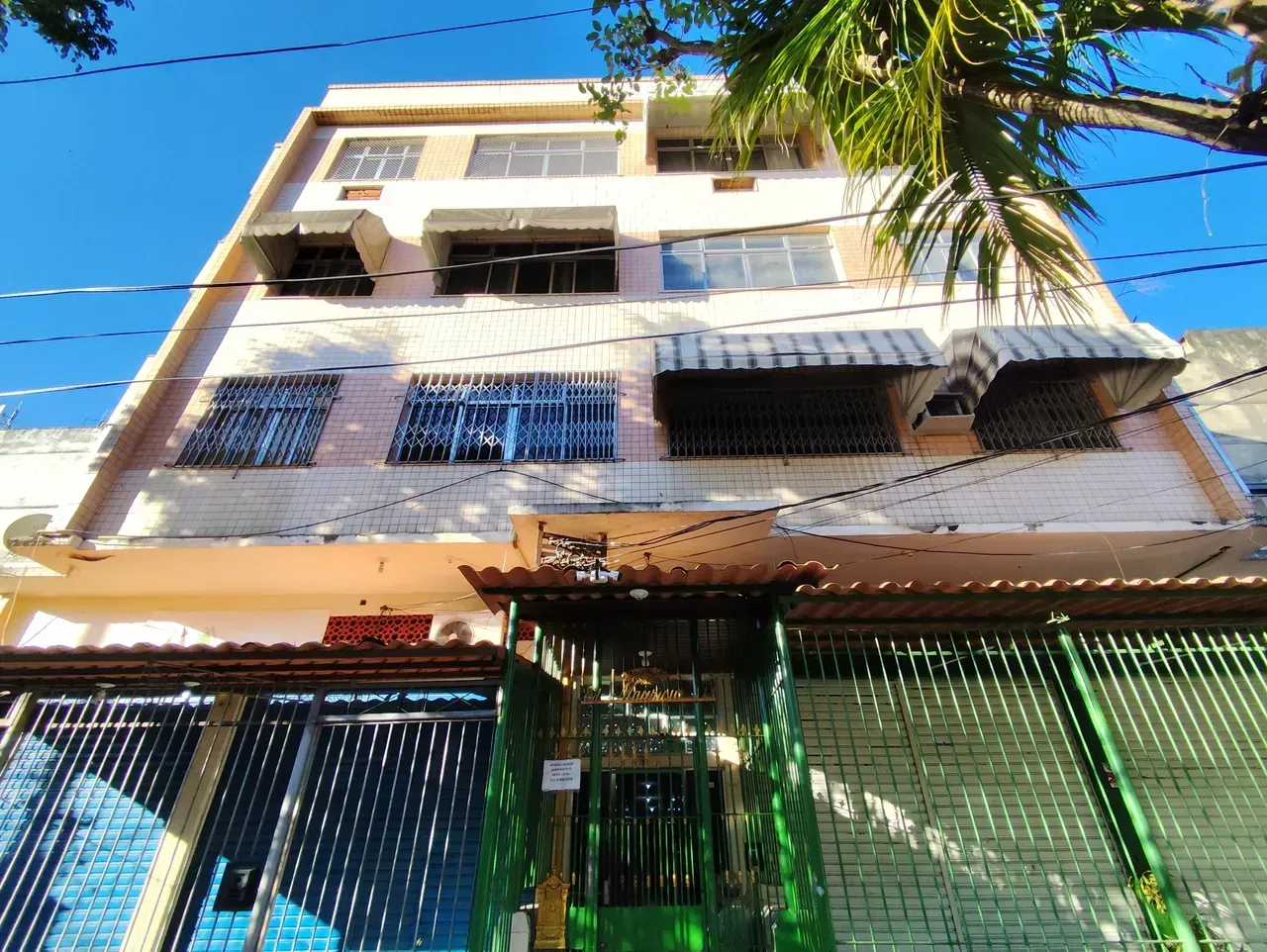 Unfurnished apartment with 3 bedrooms and 1 bathroom — photo 17