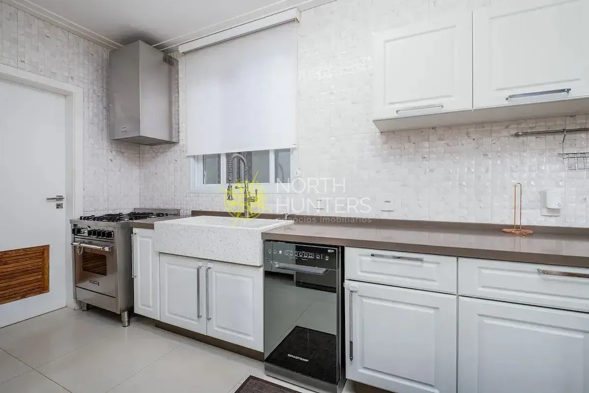 Мебльована квартира з відкритою кухнею 299 м² — photo 12