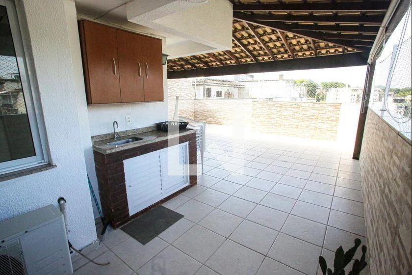 Balcony with a grill in a 3-bedroom apartment, 131 m² — photo 25