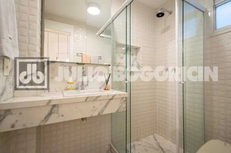 Furnished apartment with 2 bedrooms and 2 bathrooms — photo 20