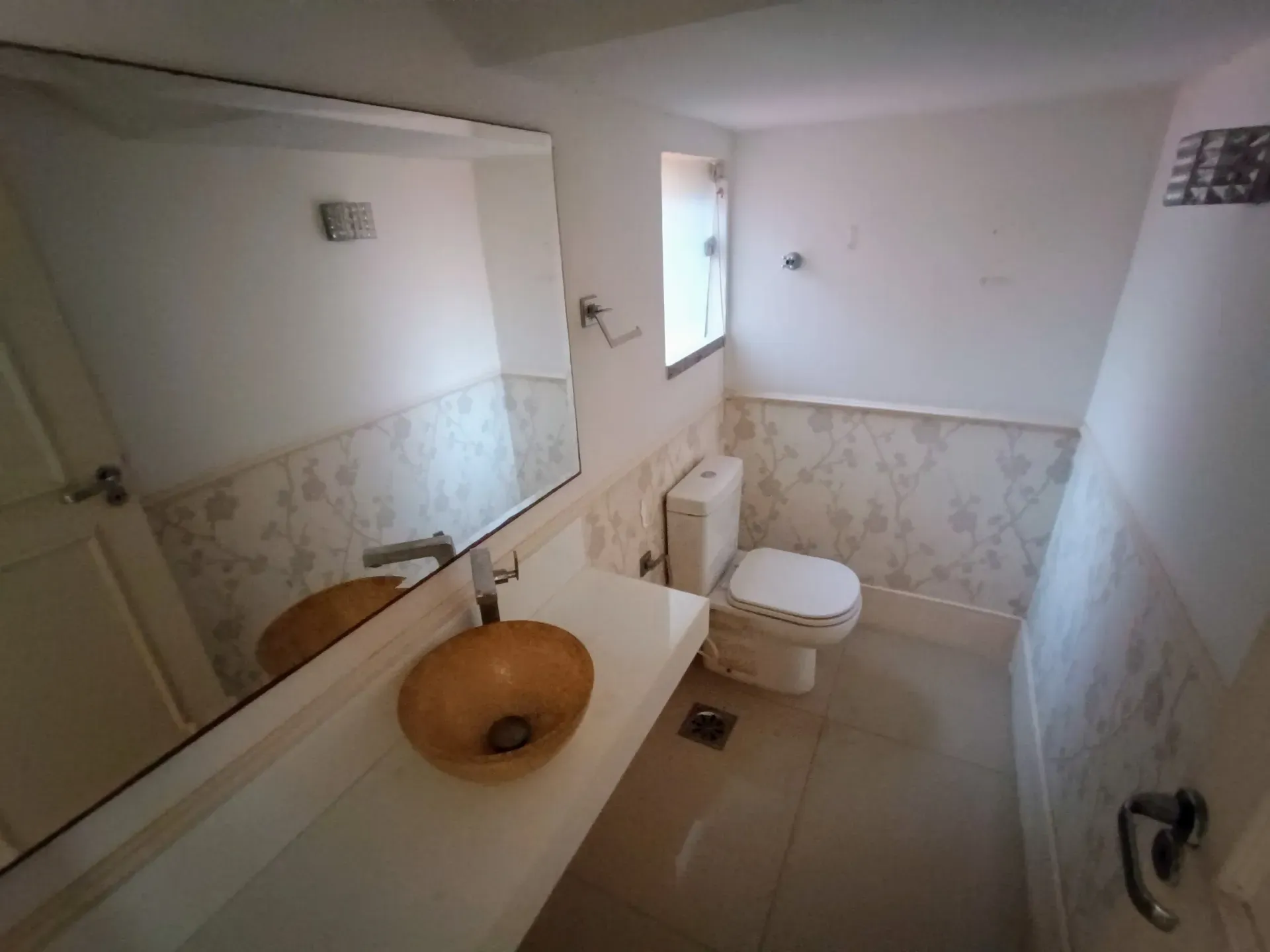 Unfurnished house with 4 bedrooms and 5 bathrooms — photo 13