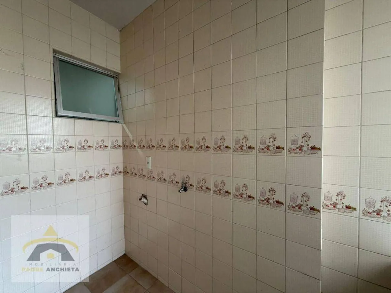 1-bedroom apartment with a laundry area — photo 9