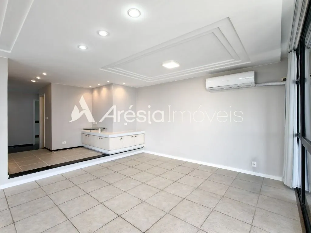 3-bedroom apartment with a bathtub — photo 16
