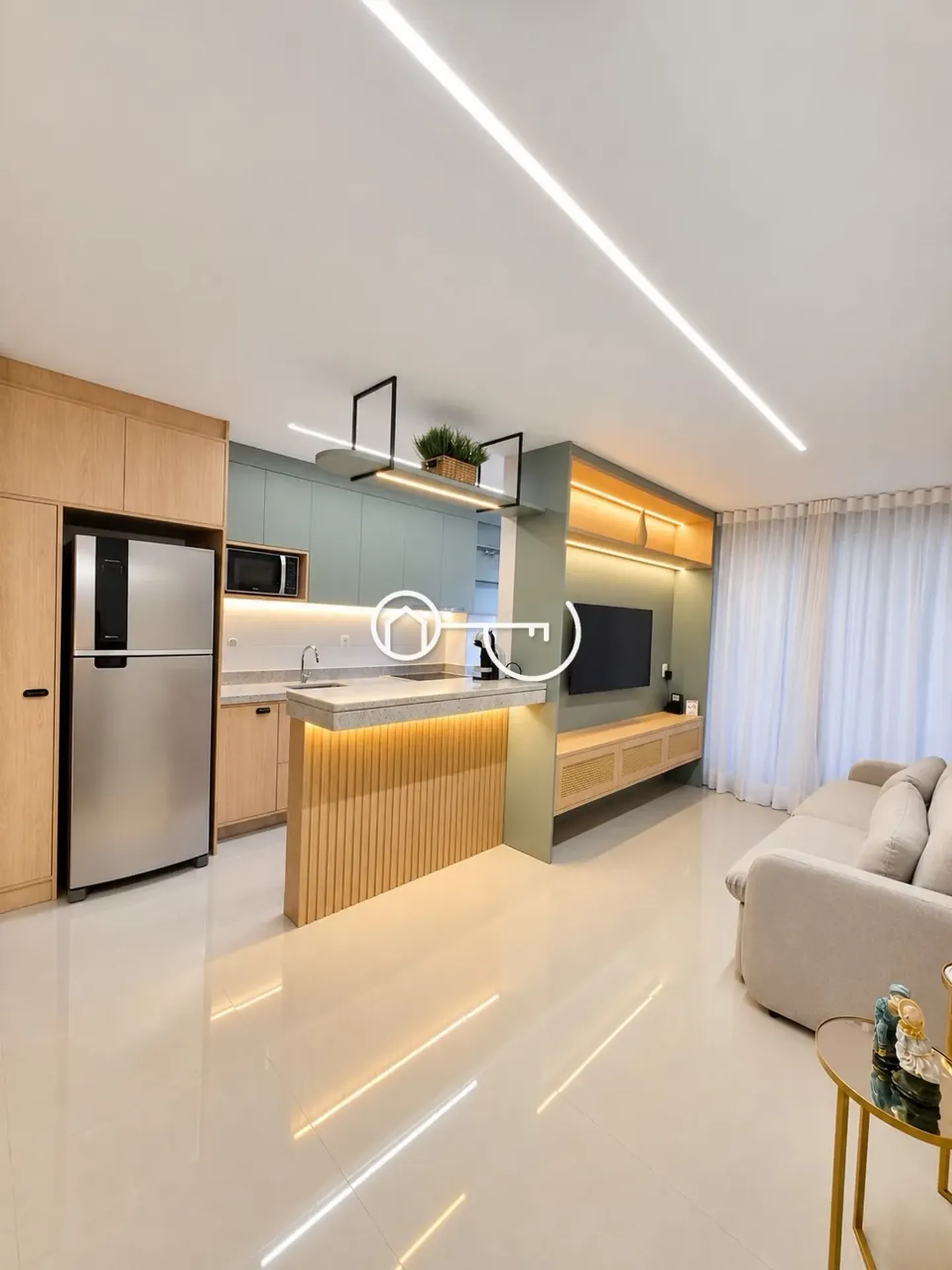 Furnished apartment, 93 m², with a mountain view — photo 2