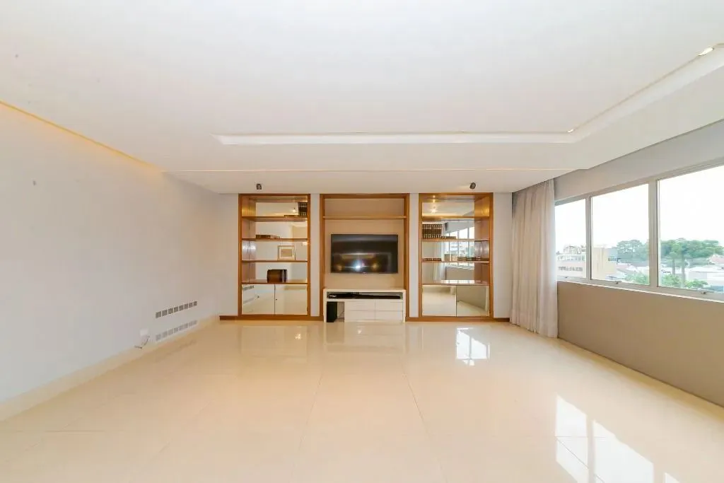 2-bedroom apartment with 2 en-suite bathrooms; 331 m² — photo 3
