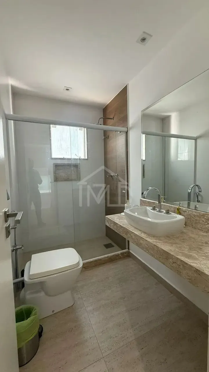Furnished house with 5 bedrooms and 5 baths, 385 m² — photo 14