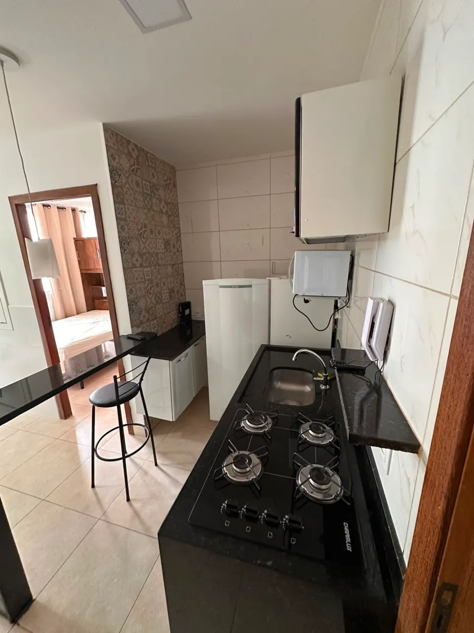 Furnished studio with open-plan kitchen and 1 bedroom — photo 2