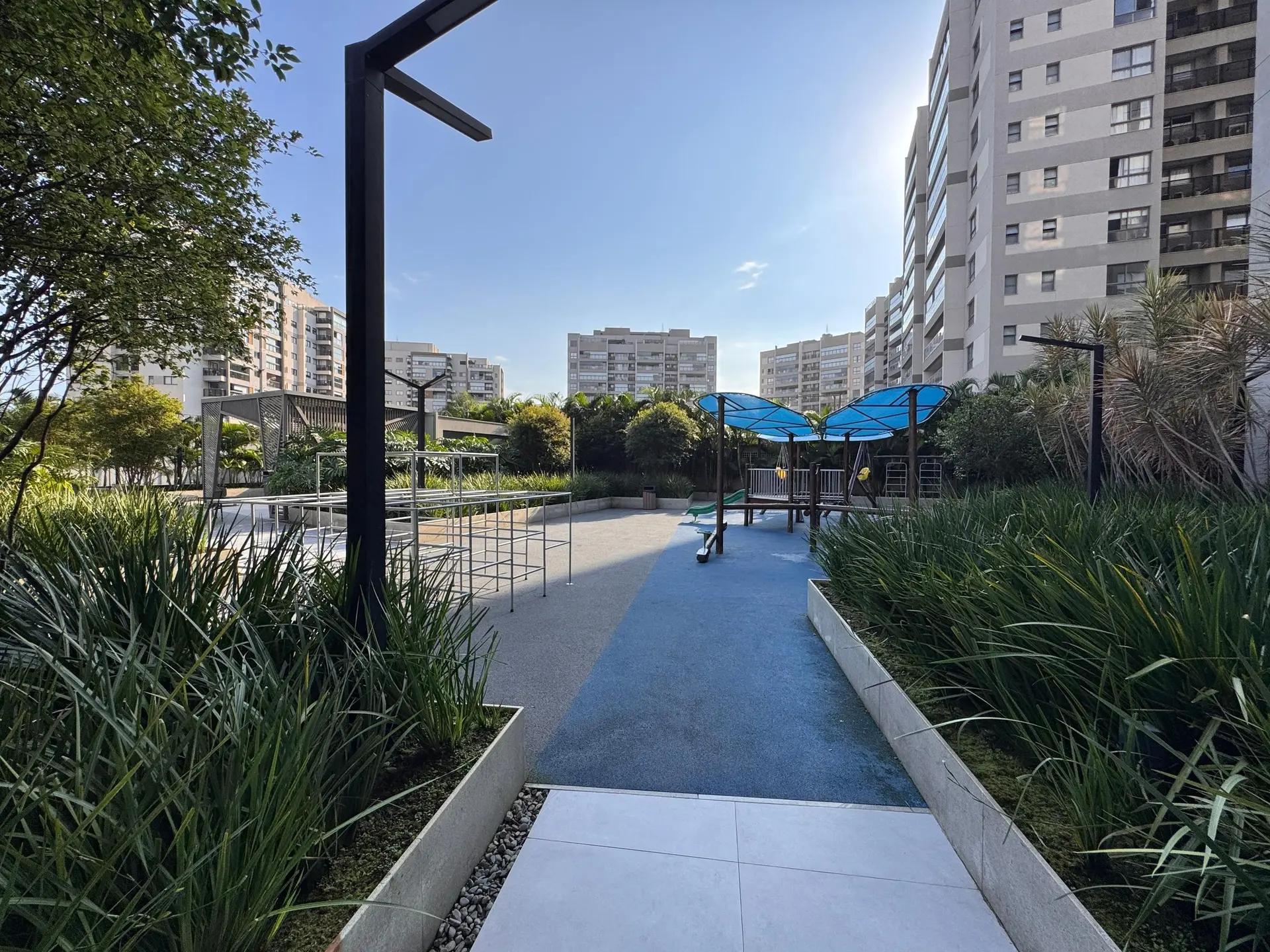 Квартира з 3 спальнями та робочим місцем — photo 34