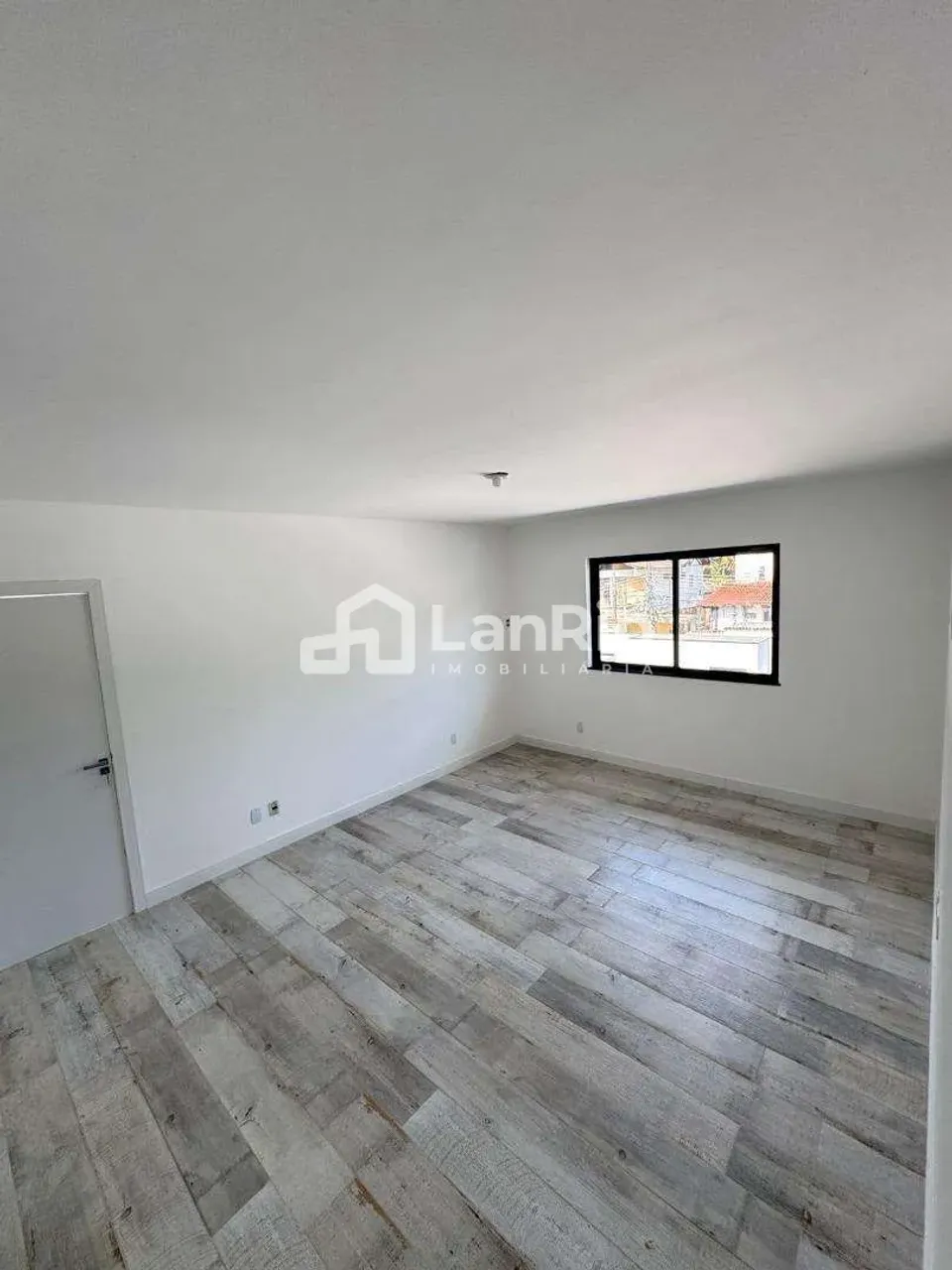 Casa com 4 quartos e 5 banheiros, 4 vagas e varanda — photo 16