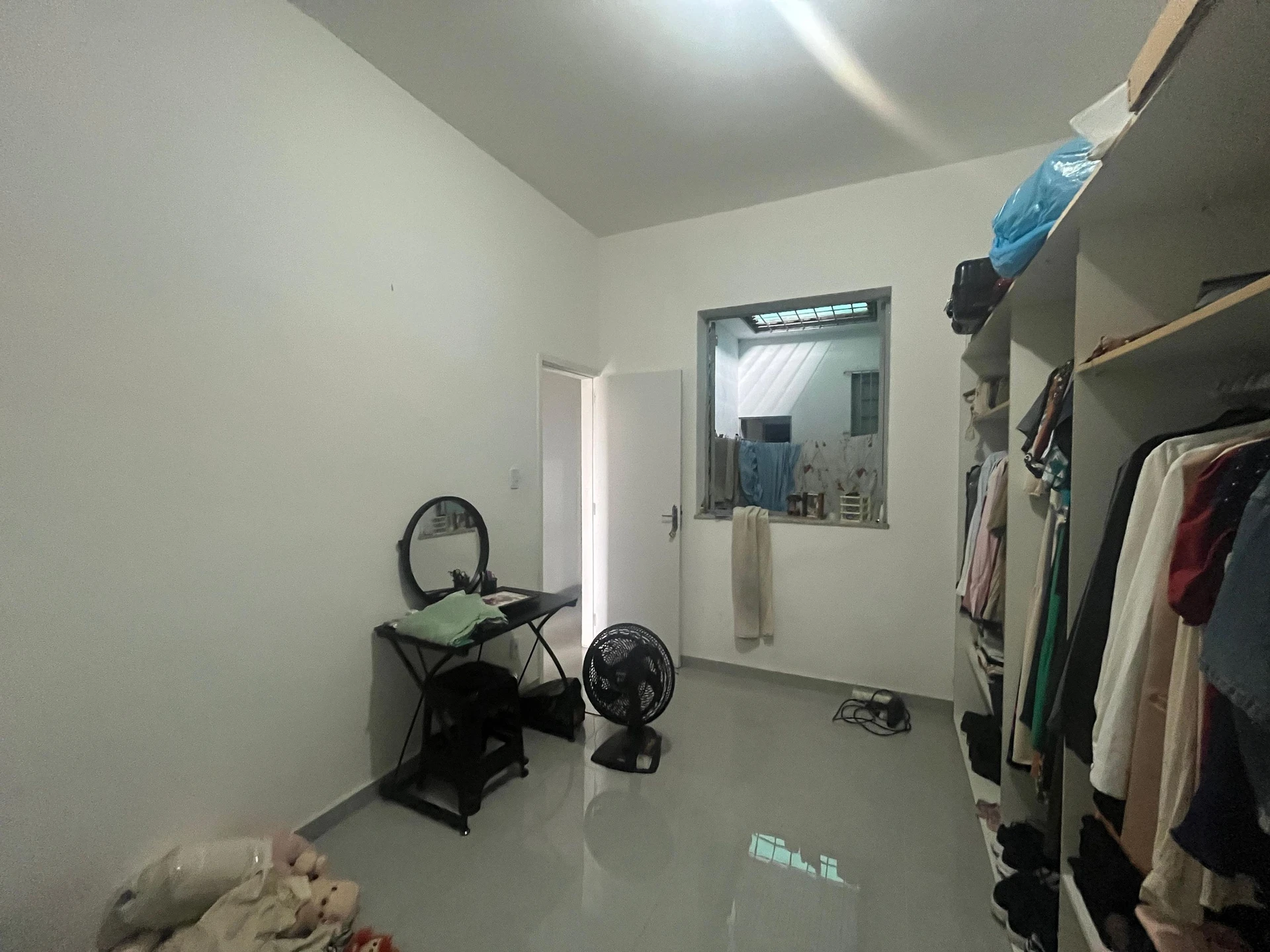 80 m² house with a walk-in closet and a home office — photo 31