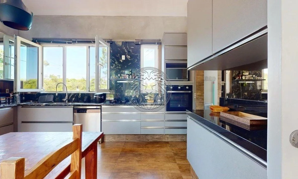 4-bedroom house with a dishwasher in Florianópolis — photo 2