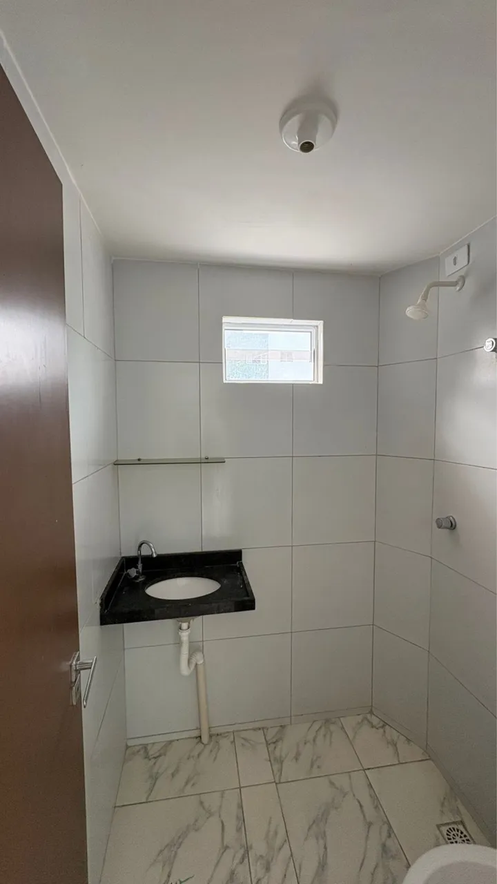 2-bedroom apartment with shared outdoor pool — photo 8