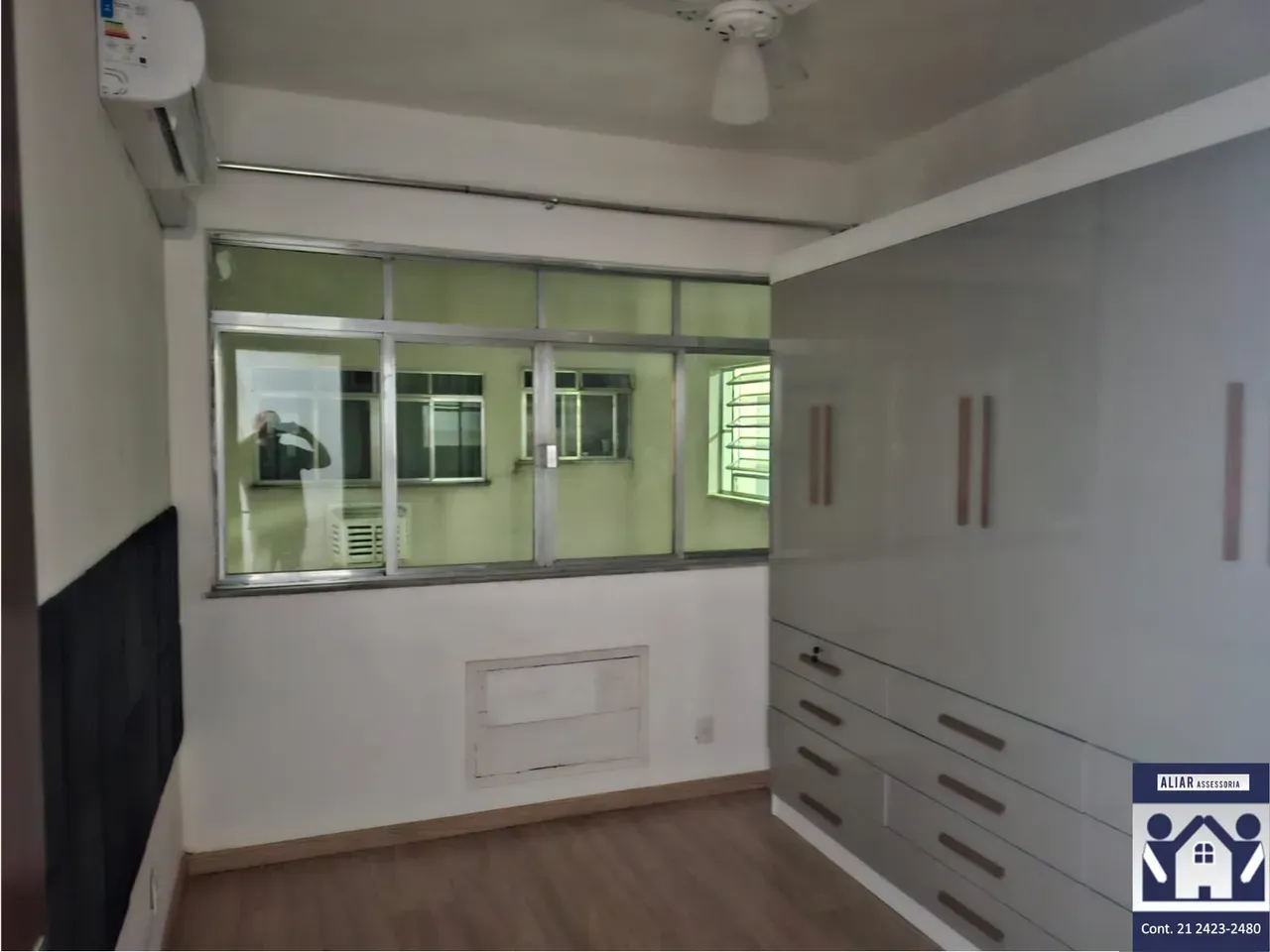 Apartment on the 6th floor with a glass-enclosed balcony — photo 7