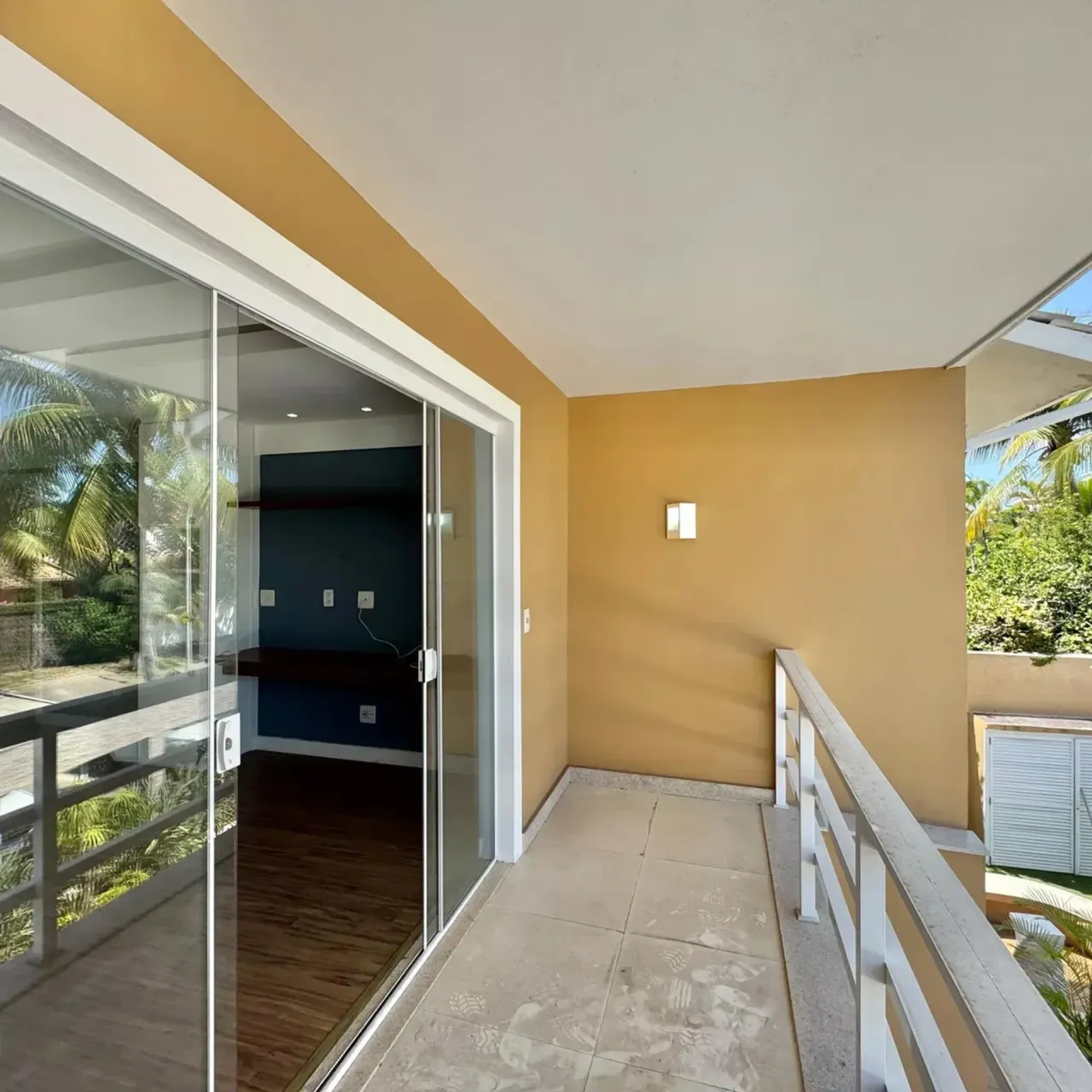 Casa de 550 m² com varanda gourmet e espaço de home office — photo 6
