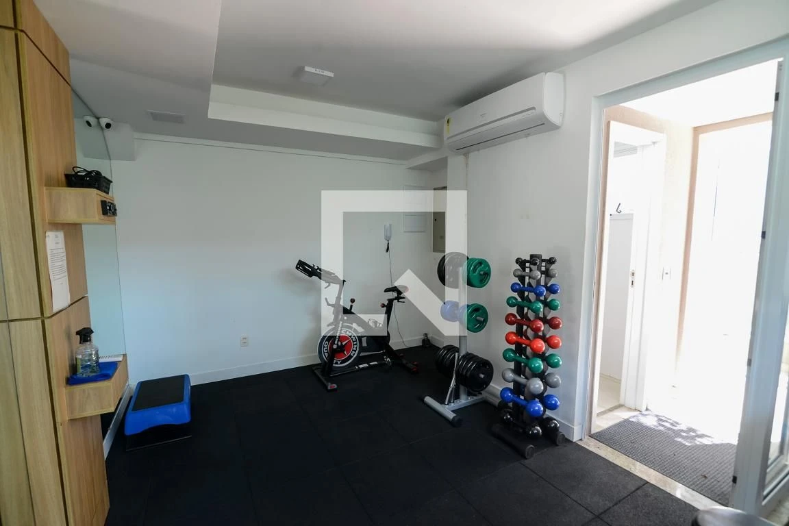 Furnished 4-bedroom apartment with 4 bathrooms — photo 16