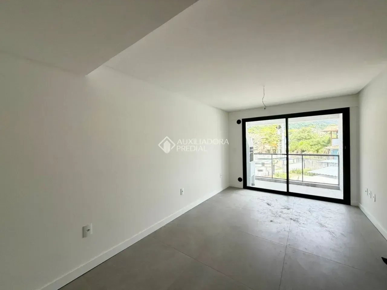 Затишна мебльована квартира з відкритою кухнею, 120 м²