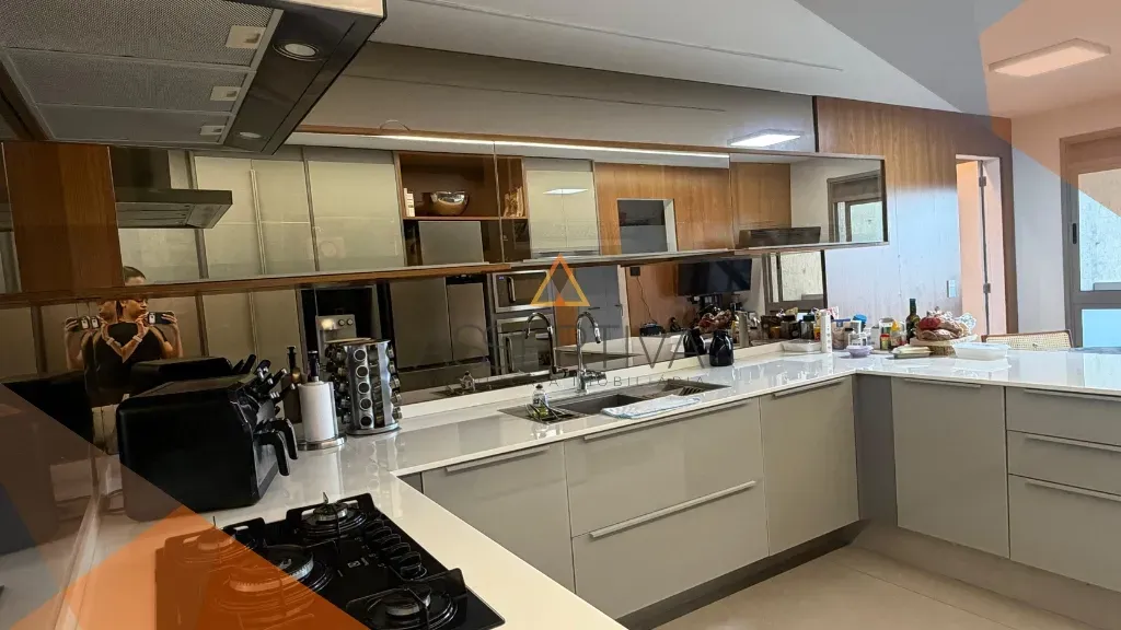 Furnished 470 m² apartment with 4 en-suites and 4 parking — photo 13