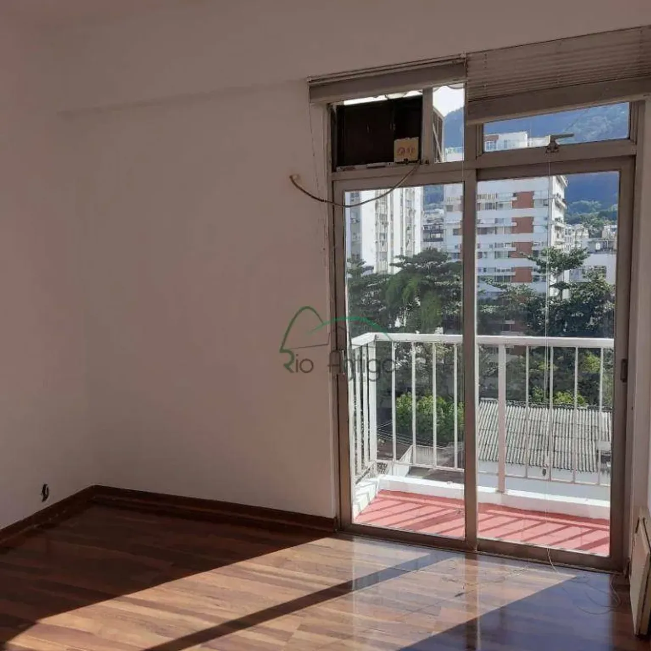 102 m² apartment with 3 bedrooms and 2 bathrooms — photo 5