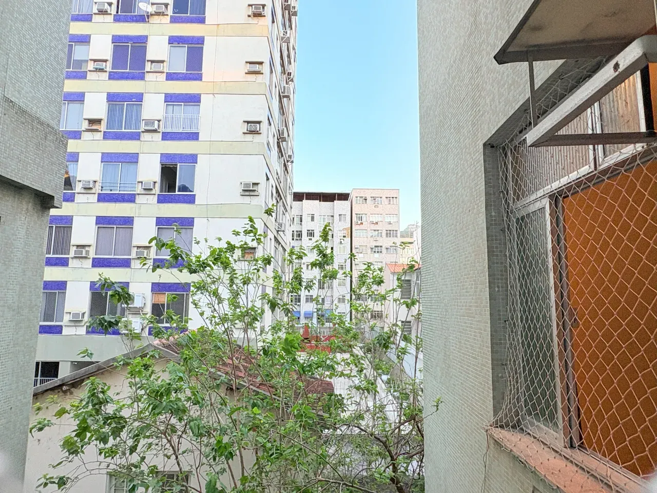 One-bedroom apartment with a washing machine — photo 14