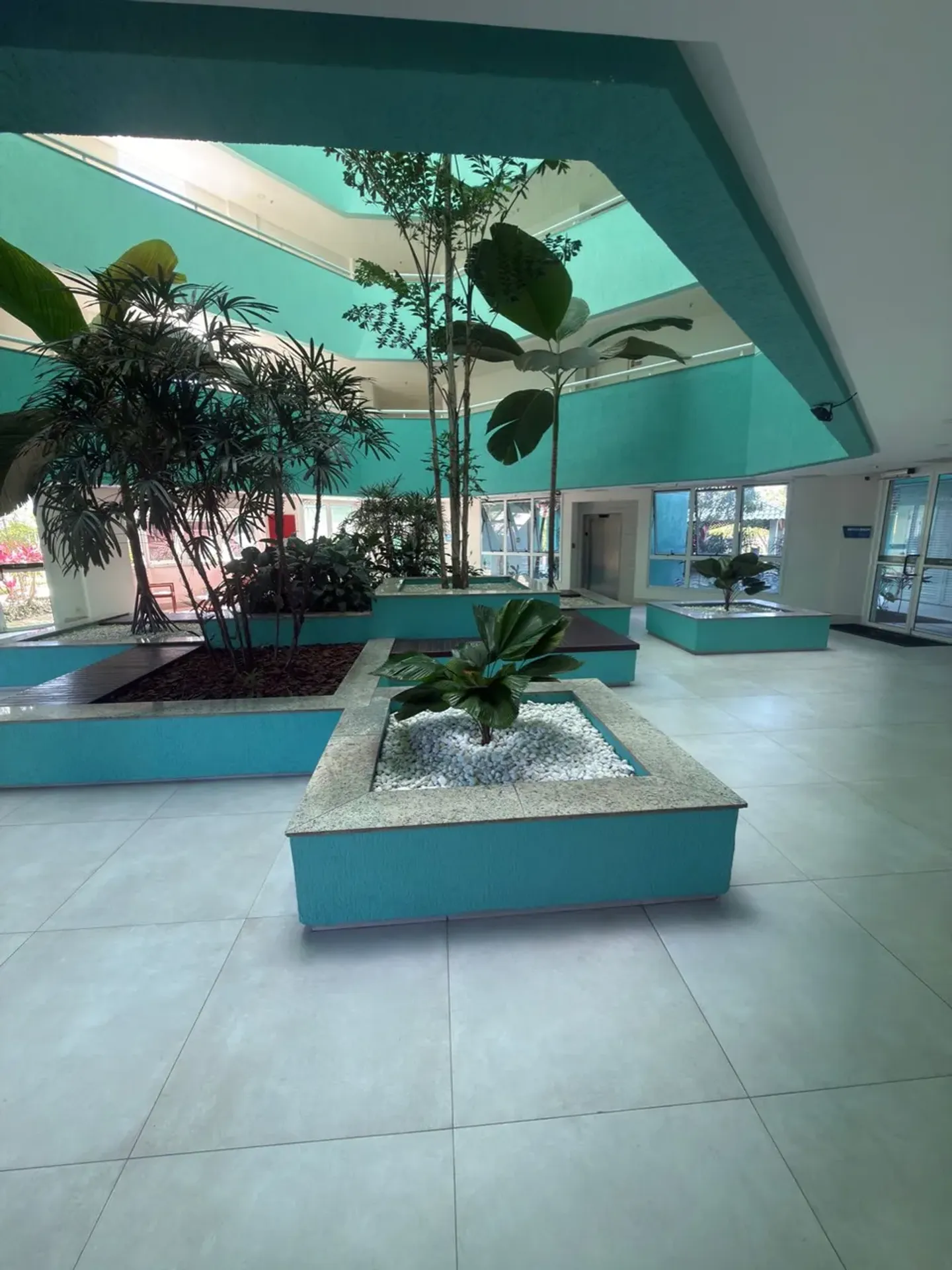 70 m² apartment with 2 suites and private garden — photo 8