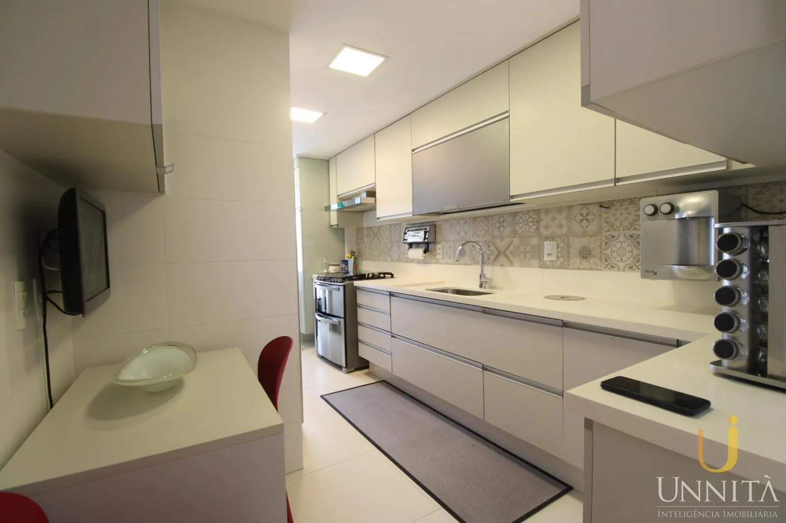 3-bedroom apartment with balcony and built-in grill — photo 24