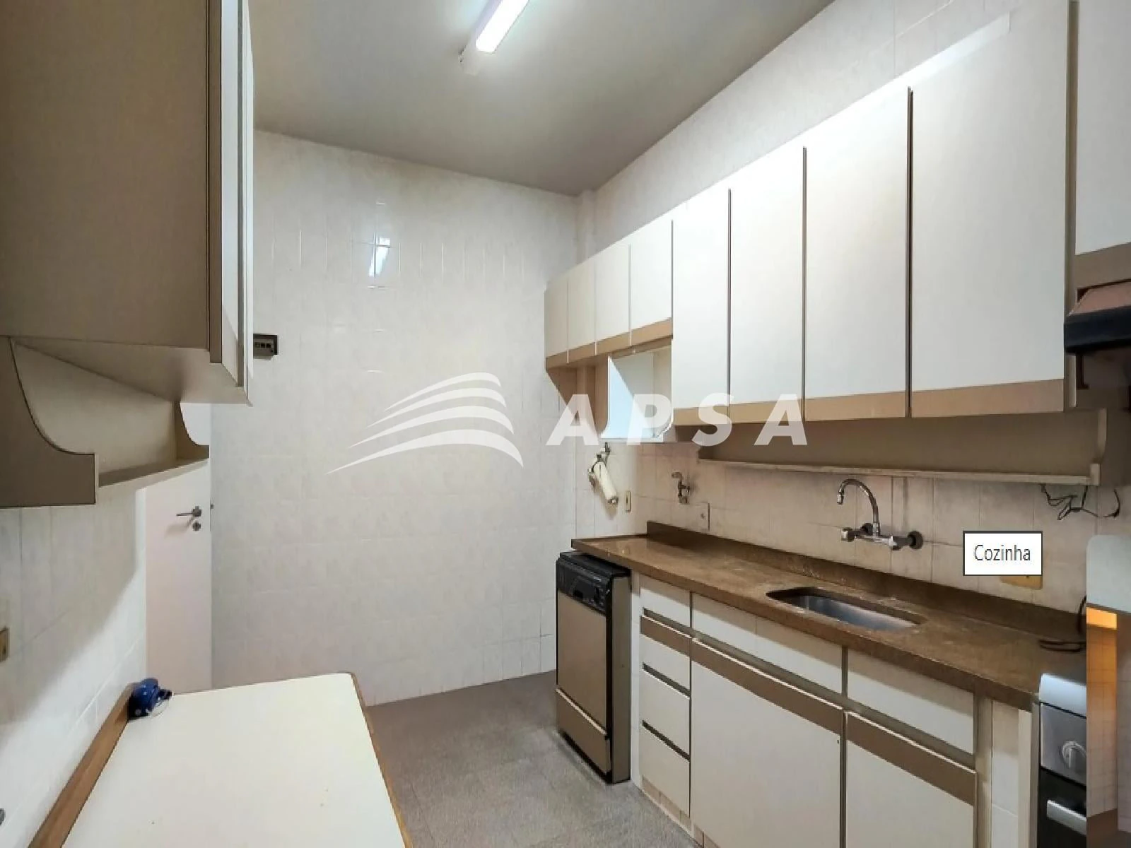 128 m² unfurnished apartment with 4 bedrooms and closed kitchen — photo 17